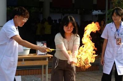 Triển lãm khoa học của trường Ams thu hút hơn 3.000 người tham gia