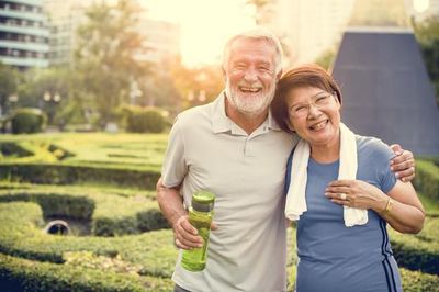 Người già sẽ sống thọ hơn nếu duy trì 5 thói quen này mỗi ngày