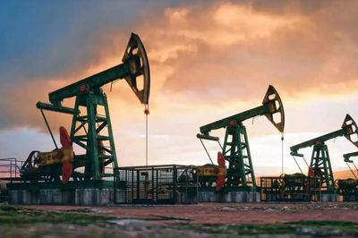 Giá xăng dầu hôm nay 27/11: Ổn định sau thỏa thuận ngừng bắn ở Trung Đông