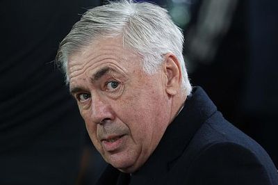 Carlo Ancelotti bị 'sếp' Real Madrid triệu tập họp khẩn