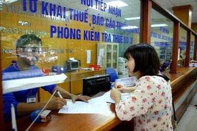 Người dân lo bị tạm hoãn xuất cảnh bất ngờ: Cách tra nợ thuế thế nào?