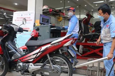Kiểm định khí thải xe máy thế nào ít tốn kém, đỡ gây phiền hà?