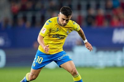 Arsenal 'chốt' xong cơn lốc đường biên trái