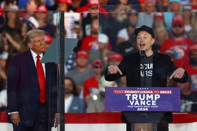 Ông Trump bất ngờ lên tiếng về visa H-1B