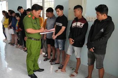 Kiểm tra nhà nghỉ dịp Tết, phát hiện 10 đối tượng dương tính ma túy