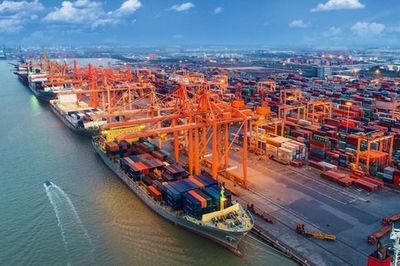 Chiến lược độc lập và đa chiều trong thương mại: Giải pháp cho Việt Nam trước biến động toàn cầu