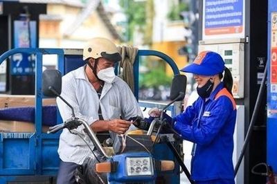 Giá xăng tiếp tục tăng, RON95-III lên mốc cao nhất từ đầu năm