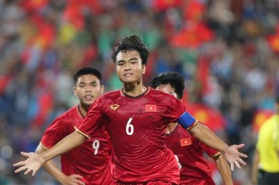 U17 Việt Nam: Cầu thủ gốc Việt thử sức, mơ vé dự World Cup