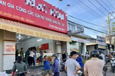 Người dân vây bắt nghi phạm cướp tiệm vàng ở Bà Rịa - Vũng Tàu
