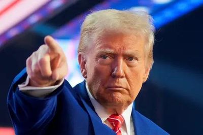 Ông Trump dọa tăng thuế dầu mỏ Nga