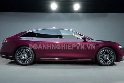 'Kẻ ngáng đường' Mercedes-Maybach S-Class, siêu tiết kiệm xăng, giá ngang Toyota Camry