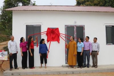Bình Gia: Bàn giao nhà đại đoàn kết cho các hộ có hoàn cảnh khó khăn