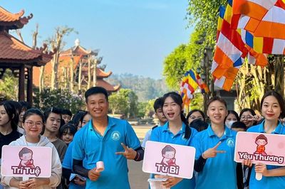 Đắk Lắk: Hơn 300 Phật tử trẻ tham gia khóa tu kính mừng Đại lễ Vesak Liên Hiệp Quốc 2025