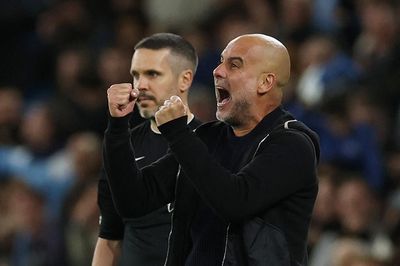 Màn ăn mừng hiếm thấy của Pep Guardiola