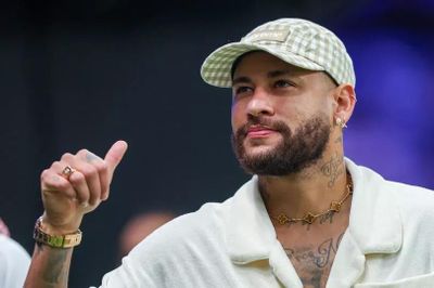 Ngôi sao của Chelsea rơi nước mắt trước thông điệp chân thành của Neymar
