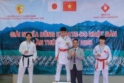 Giải karatedo tại Nhật Bản chào mừng ngày thống nhất đất nước