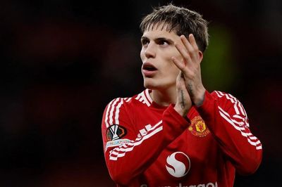 10 cầu thủ nổi bật sắp chia tay Premier League