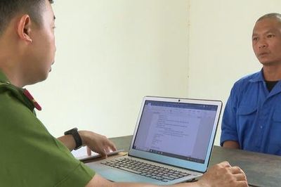 Tạm giữ hình sự kẻ phá hỏng ngai vua Triều Nguyễn