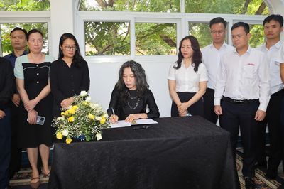 Đại sứ quán Việt Nam tại Tanzania mở sổ tang tưởng niệm nguyên Chủ tịch nước Trần Đức Lương