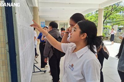 Thí sinh thi vào lớp 10 tập trung nghe phổ biến quy chế thi