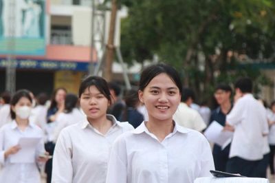 Đề Ngữ văn thi vào lớp 10 Hà Nội truyền cảm hứng nhân văn