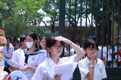 Đề Văn thi vào lớp 10 ở Hà Nội hay và phân loại tốt