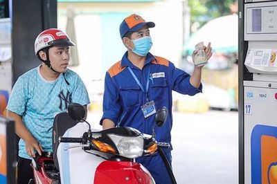 Giá xăng dầu tiếp tục tăng
