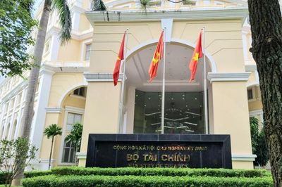 Các Bộ phải làm gì để hỗ trợ người dân nộp thuế?