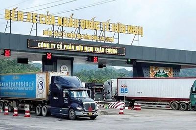 Hải quan khu vực VI thu ngân sách tăng trưởng 2 con số