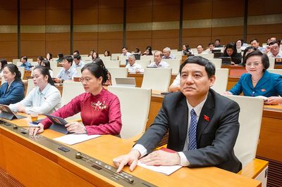 Lương giáo viên được xếp cao nhất hệ thống và không cấm dạy thêm từ năm 2026