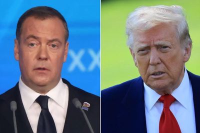 Màn đối đáp qua lại Trump - Medvedev về cuộc tấn công của Mỹ vào Iran