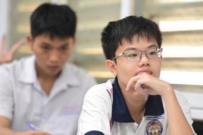 Đề Văn thi tốt nghiệp THPT vào chủ đề đất nước