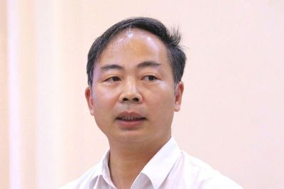 Bộ GD-ĐT phản hồi về đề thi Toán, Tiếng Anh khiến thí sinh 'sốc, khóc nức nở'