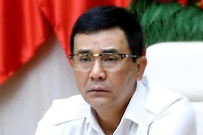 Không ai đánh bạc bằng lương công chức