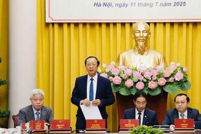 Lương nhà giáo xếp cao nhất trong hệ thống thang bậc lương hành chính sự nghiệp