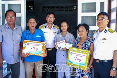 Lan tỏa yêu thương từ mô hình '1.000 đồng nâng bước con ngư dân đến trường'