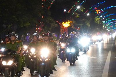 Ra quân tổng kiểm tra hành chính ban đêm, phòng ngừa, trấn áp mạnh tội phạm