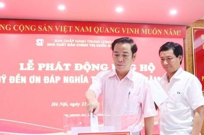 Nhà Xuất bản Chính trị quốc gia Sự thật phát động ủng hộ Quỹ 'Đền ơn đáp nghĩa'