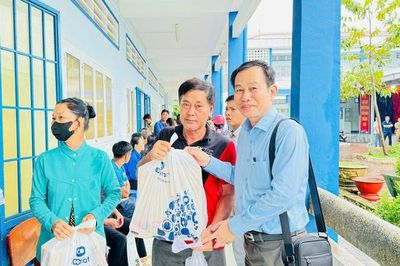 Nhiều cơ sở y tế TPHCM triển khai hoạt động tri ân dịp 27/7