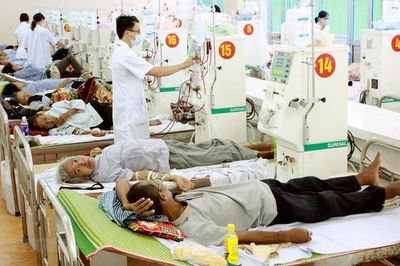 Đề xuất lương đặc thù cho ngành y tế để thu hút nhân lực làm việc tại tuyến cơ sở