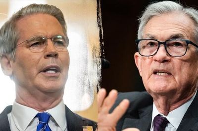 Cấp dưới của ông Trump leo thang căng thẳng, kêu gọi kiểm tra toàn diện Fed