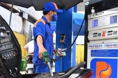 Giá xăng tiếp tục giảm từ 15h ngày 24/7