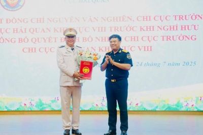 Ông Phạm Quốc Hưng làm Chi cục trưởng Chi cục Hải quan khu vực VIII