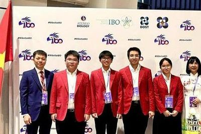 Đạt 4 huy chương, học sinh Việt Nam lọt top 10 tại Olympic Sinh học Quốc tế 2025