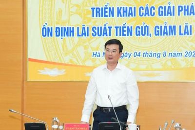 Tiếp tục hạ lãi suất cho vay để hỗ trợ tăng trưởng kinh tế