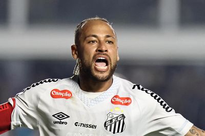 Neymar giờ chỉ còn là cái tên để bán áo đấu