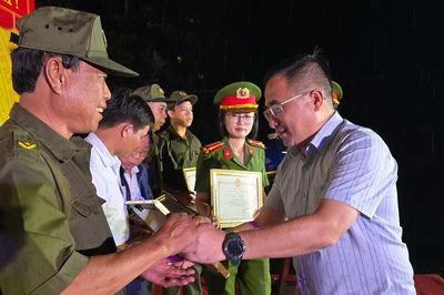 Phường Pleiku khen thưởng 6 tập thể, 23 cá nhân xuất sắc trong phong trào bảo vệ an ninh Tổ quốc