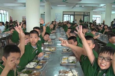 Hà Nội triển khai hỗ trợ bữa ăn bán trú cho học sinh tiểu học từ 20-30 nghìn đồng/học sinh/ngày