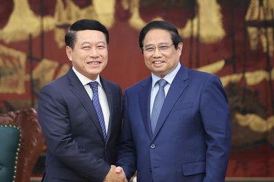 Thủ tướng: Việt Nam sẵn sàng chia sẻ kinh nghiệm cải cách doanh nghiệp với Lào
