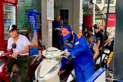 5 mặt hàng xăng, dầu đồng loạt giảm giá